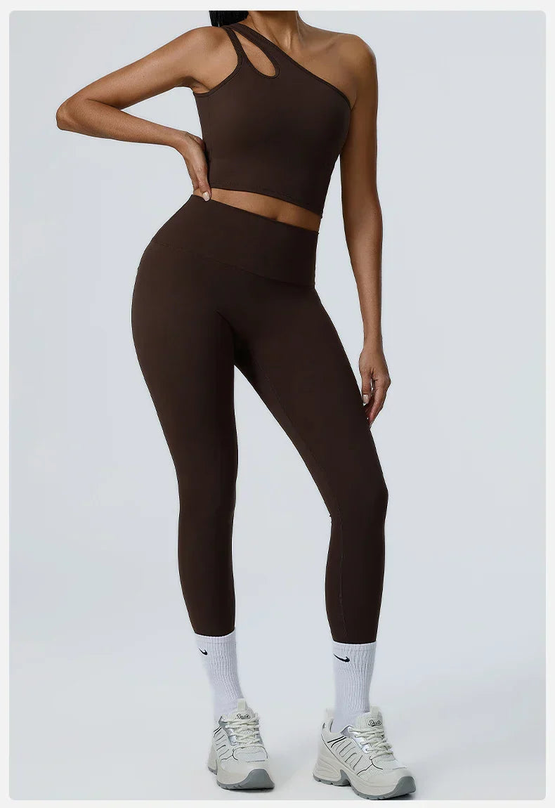 חליפת ספורט דגם - מאי